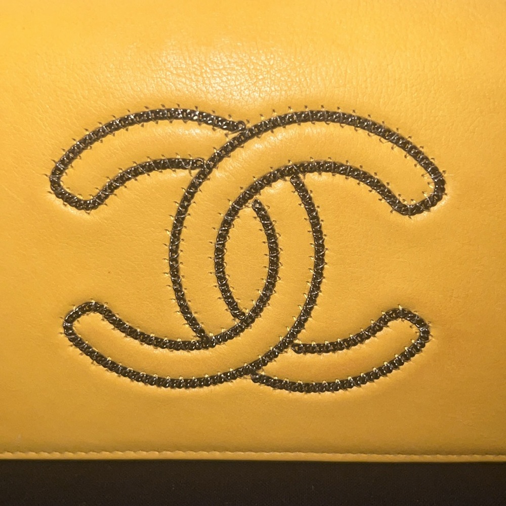 Preloved CHANEL CoCo Mark Long wallet - yellow calfskin leather with gunmetal - Picture 3 of 17